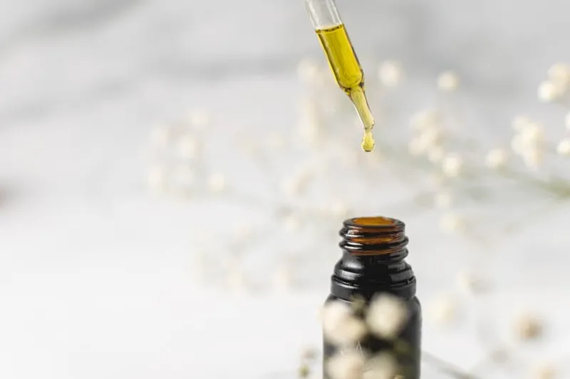 cách kiểm tra tỉ số acid của tinh dầu đàn hương