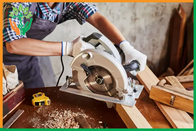 cách xẻ gỗ đàn hương
