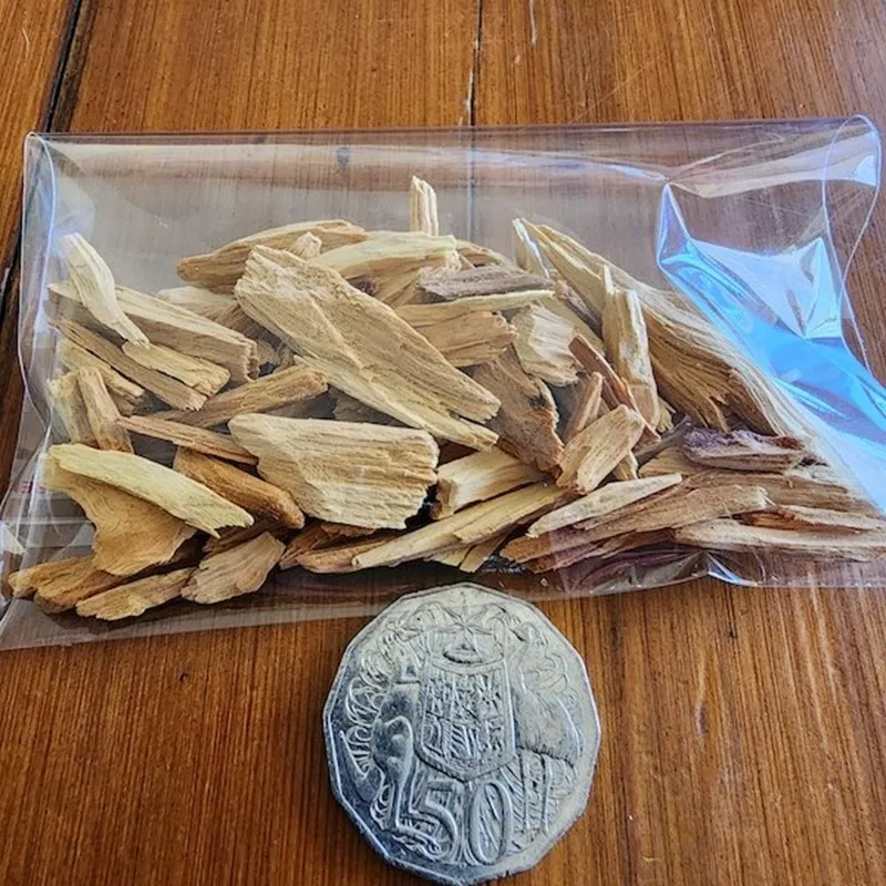 cây đàn hương có thơm không