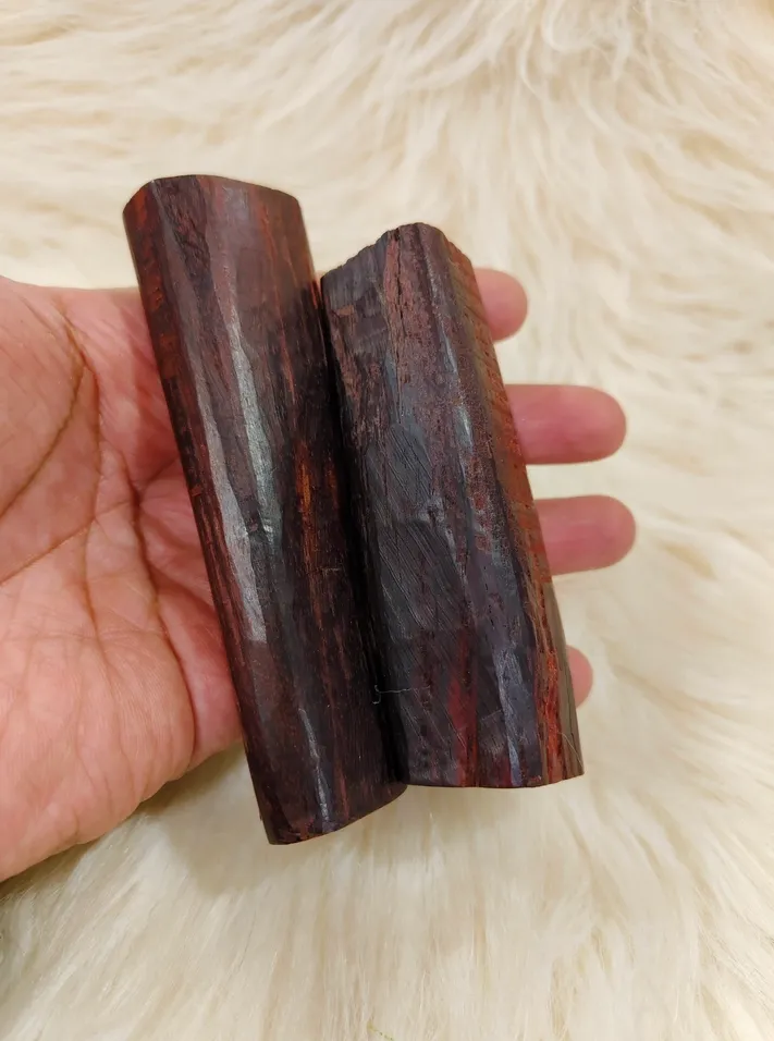 giá bán gỗ lõi đàn hương tại vườn