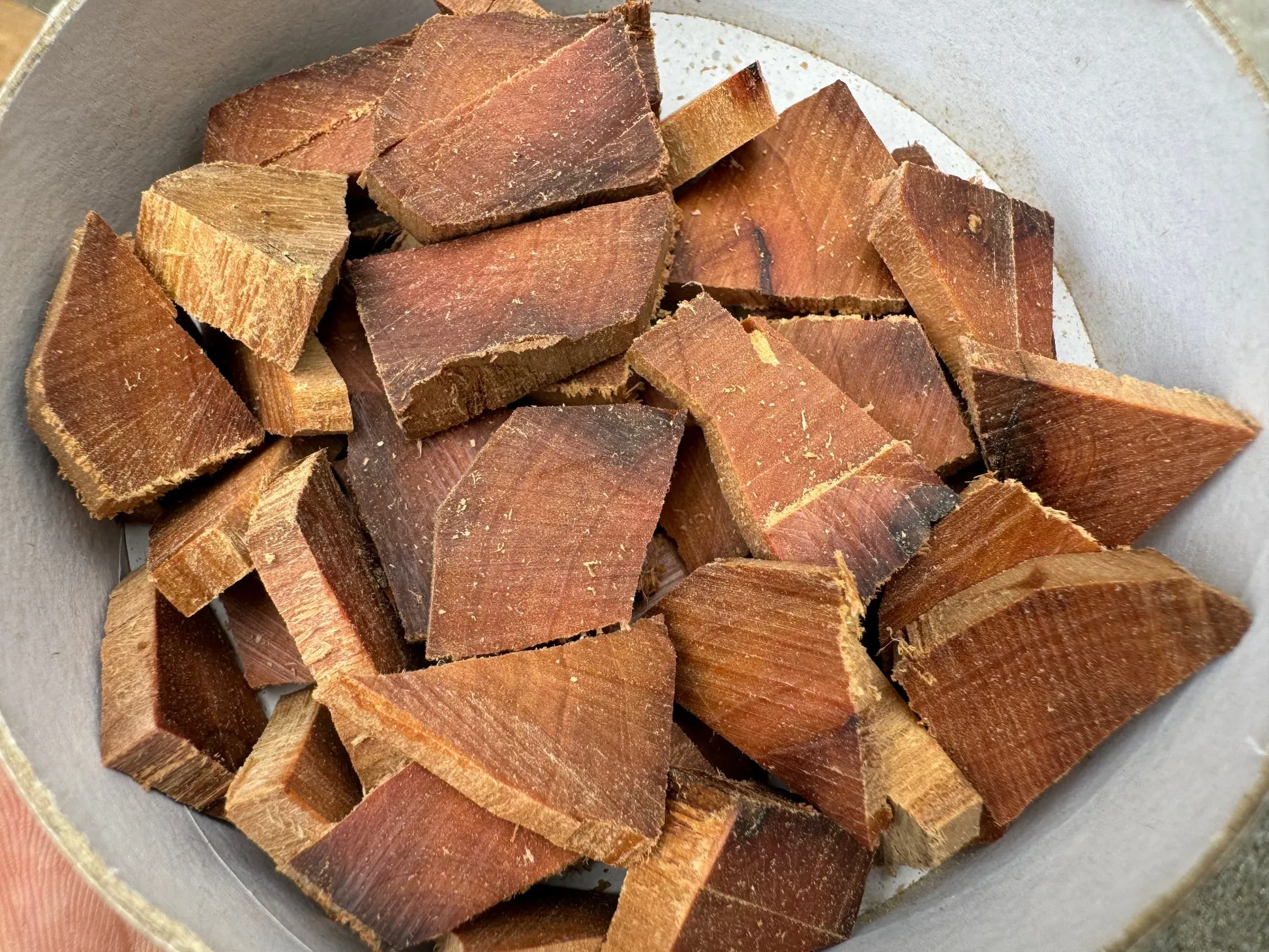 sấy gỗ đàn hương