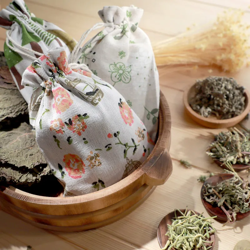 túi thơm quần áo đàn hương