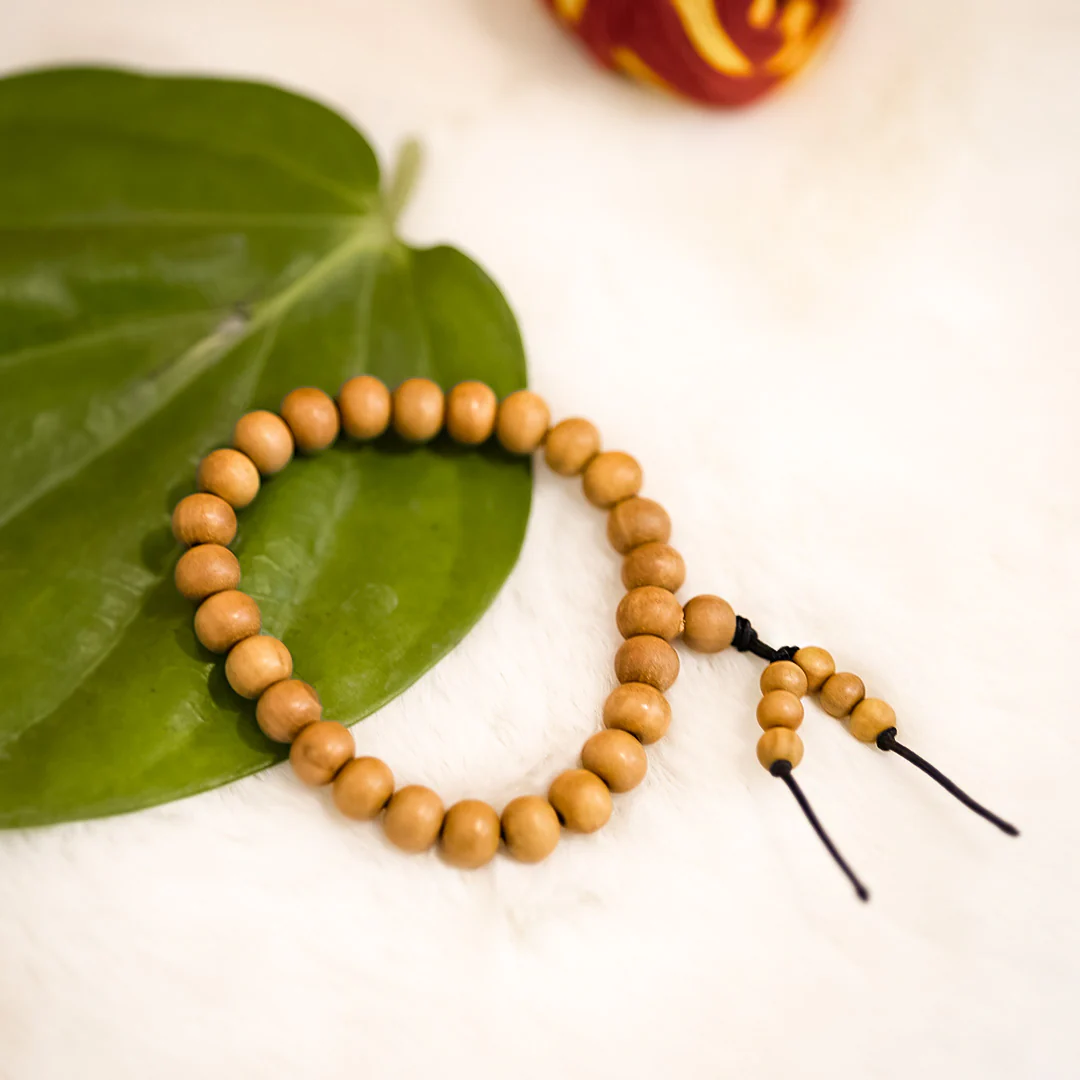 vòng tay đàn hương hợp mệnh gì