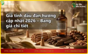 Các chai tinh dầu đàn hương với dung tích khác nhau